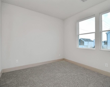 4025 Boho Lane - Photo Thumbnail 20