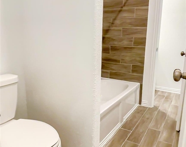 21735 N Enchanted Rock Dr - Photo Thumbnail 19
