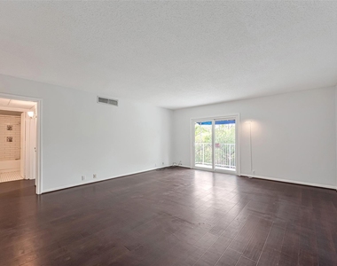 2601 Bellefontaine Street - Photo Thumbnail 6