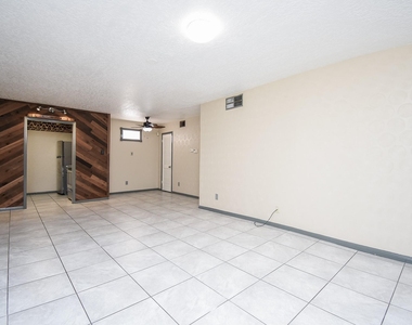 2507 Montrose Boulevard - Photo Thumbnail 4