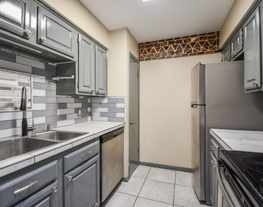 2507 Montrose Boulevard - Photo Thumbnail 12