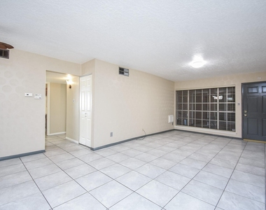 2507 Montrose Boulevard - Photo Thumbnail 7
