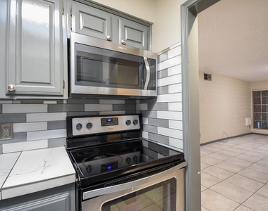2507 Montrose Boulevard - Photo Thumbnail 18
