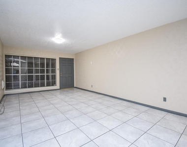 2507 Montrose Boulevard - Photo Thumbnail 6