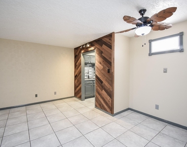 2507 Montrose Boulevard - Photo Thumbnail 10