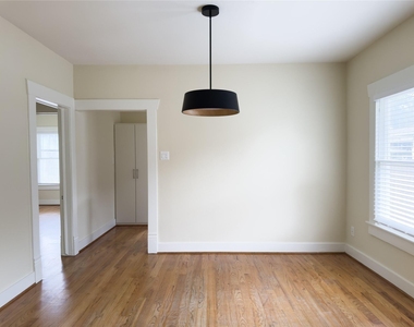 220 W 16th Street - Photo Thumbnail 6