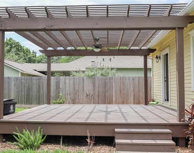 220 W 16th Street - Photo Thumbnail 2