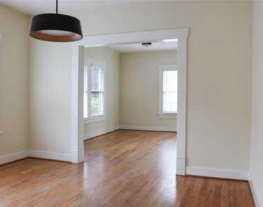 220 W 16th Street - Photo Thumbnail 5