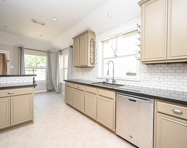 12138 Havenmist Drive - Photo Thumbnail 9