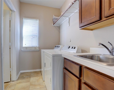 13419 Sunset Bay Lane - Photo Thumbnail 34