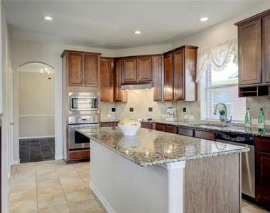 13419 Sunset Bay Lane - Photo Thumbnail 10