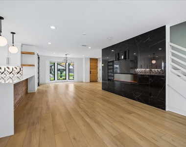 12510 Mooreknoll Lane - Photo Thumbnail 7