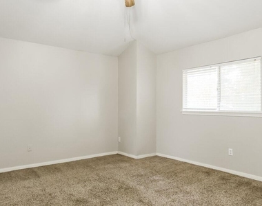 8002 Scarlet Tanager Drive - Photo Thumbnail 7