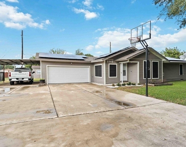 9946 Algiers Road - Photo Thumbnail 5