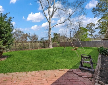 210 Ridgemont Drive - Photo Thumbnail 26