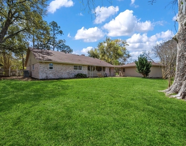 210 Ridgemont Drive - Photo Thumbnail 24