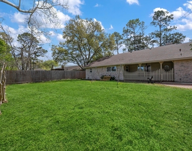 210 Ridgemont Drive - Photo Thumbnail 25