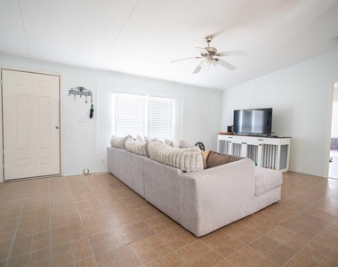 20511 N Sabine Drive - Photo Thumbnail 3
