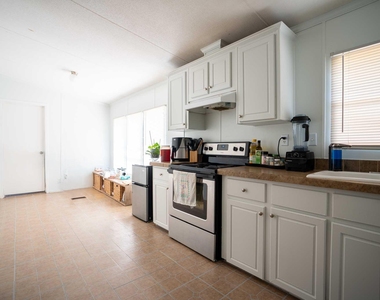 20511 N Sabine Drive - Photo Thumbnail 12