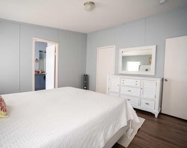 20511 N Sabine Drive - Photo Thumbnail 14