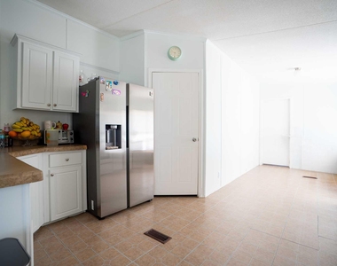 20511 N Sabine Drive - Photo Thumbnail 11
