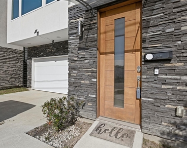 2413 Pease Street - Photo Thumbnail 1