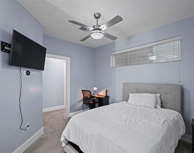 2413 Pease Street - Photo Thumbnail 3