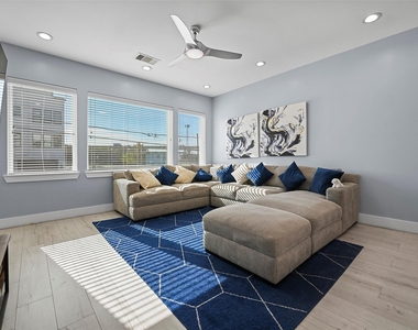 2413 Pease Street - Photo Thumbnail 16