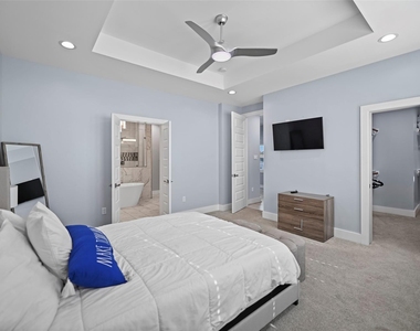 2413 Pease Street - Photo Thumbnail 31