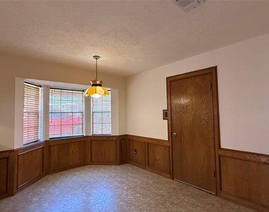 6223 Denmark Drive - Photo Thumbnail 9