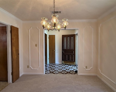 6223 Denmark Drive - Photo Thumbnail 4