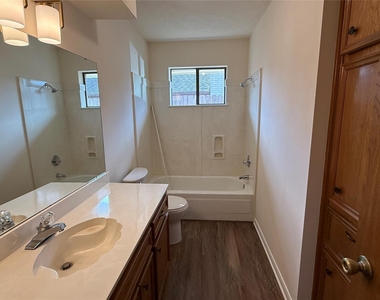 6223 Denmark Drive - Photo Thumbnail 18