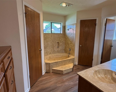 6223 Denmark Drive - Photo Thumbnail 21