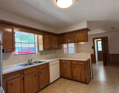 6223 Denmark Drive - Photo Thumbnail 6