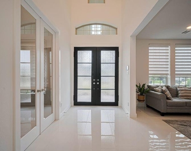 18311 Licola Meadow Lane - Photo Thumbnail 5