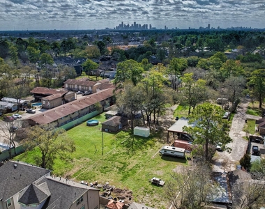 918 Lehman Street - Photo Thumbnail 2