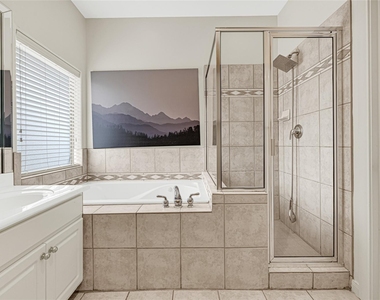 2414 Calumet Street - Photo Thumbnail 20