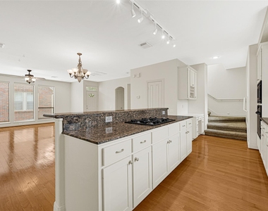 2414 Calumet Street - Photo Thumbnail 14