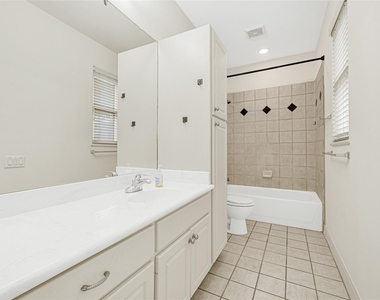 2414 Calumet Street - Photo Thumbnail 6