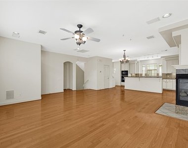 2414 Calumet Street - Photo Thumbnail 10