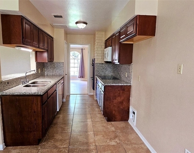 6719 Mccullum Road - Photo Thumbnail 8