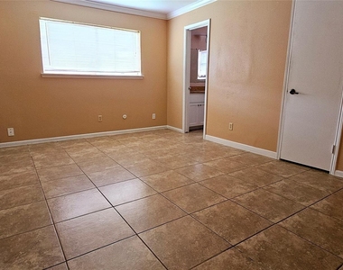6719 Mccullum Road - Photo Thumbnail 12