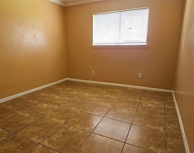 6719 Mccullum Road - Photo Thumbnail 13