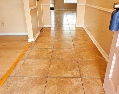 6719 Mccullum Road - Photo Thumbnail 4