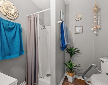601 Wave Court - Photo Thumbnail 24