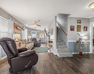 601 Wave Court - Photo Thumbnail 12