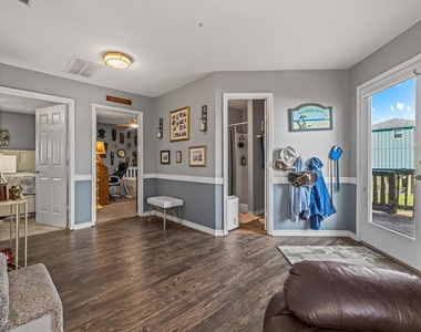 601 Wave Court - Photo Thumbnail 11