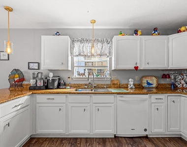 601 Wave Court - Photo Thumbnail 19