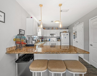 601 Wave Court - Photo Thumbnail 18
