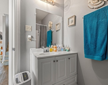 601 Wave Court - Photo Thumbnail 23